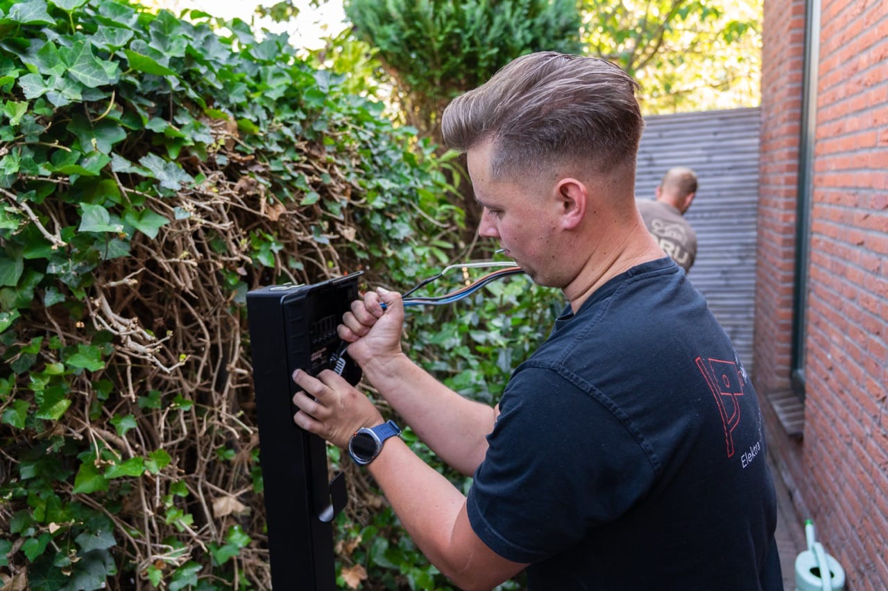 Van Heijningen Techniek | Bedrading laadpaal Laadpaal installeren bij woning of bedrijfspand